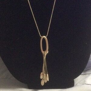 Elegant Gold Pendant Necklace